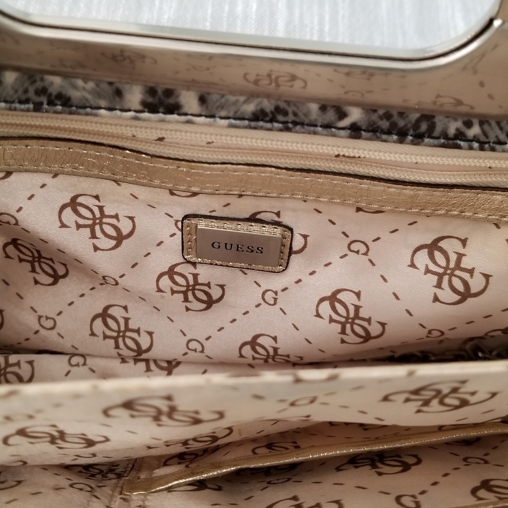 GUESS CLUTCH - Picture 4 of 7